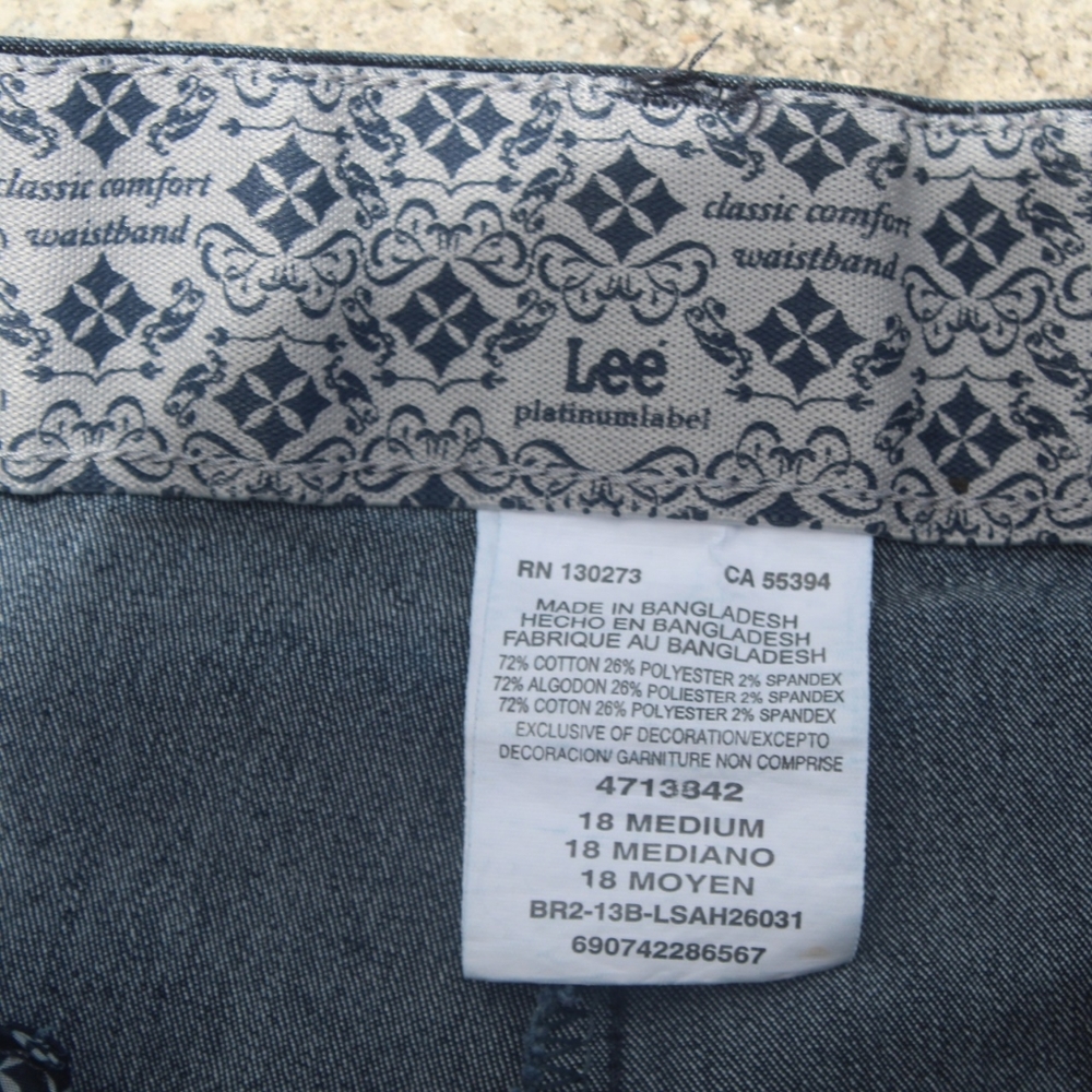 Lee Shorts - Picture 3 of 3